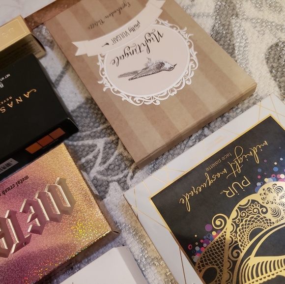 Makeup Bundle - Picture 5 of 8